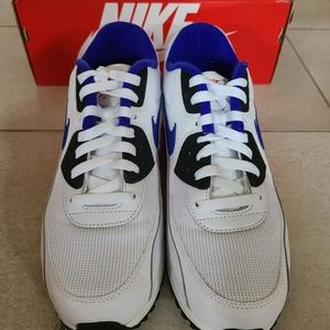 Nike Air Max 90 Essential